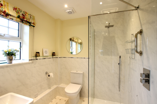 Bathroom, Dovecot Cottage, Outchester & Ross Farm Cottages, Northumberland Bathroom